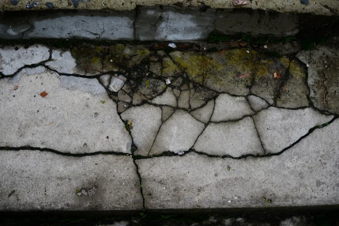cracked cement driveway repair