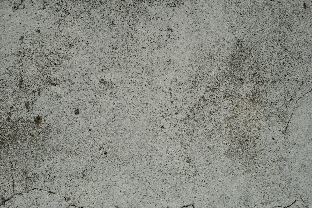 Exterior wall cracks